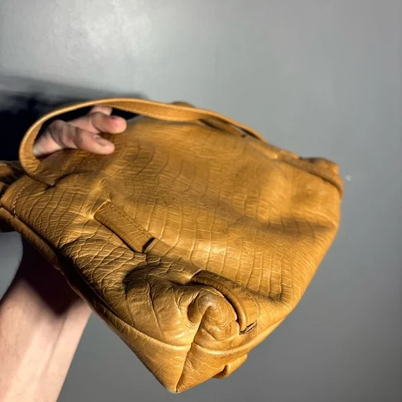 Tom Thomas Leathers Croc Embossed Leather Bag - Picture 9 of 11